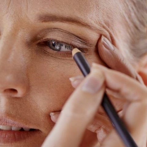 best eyeshadow tips for mature skin